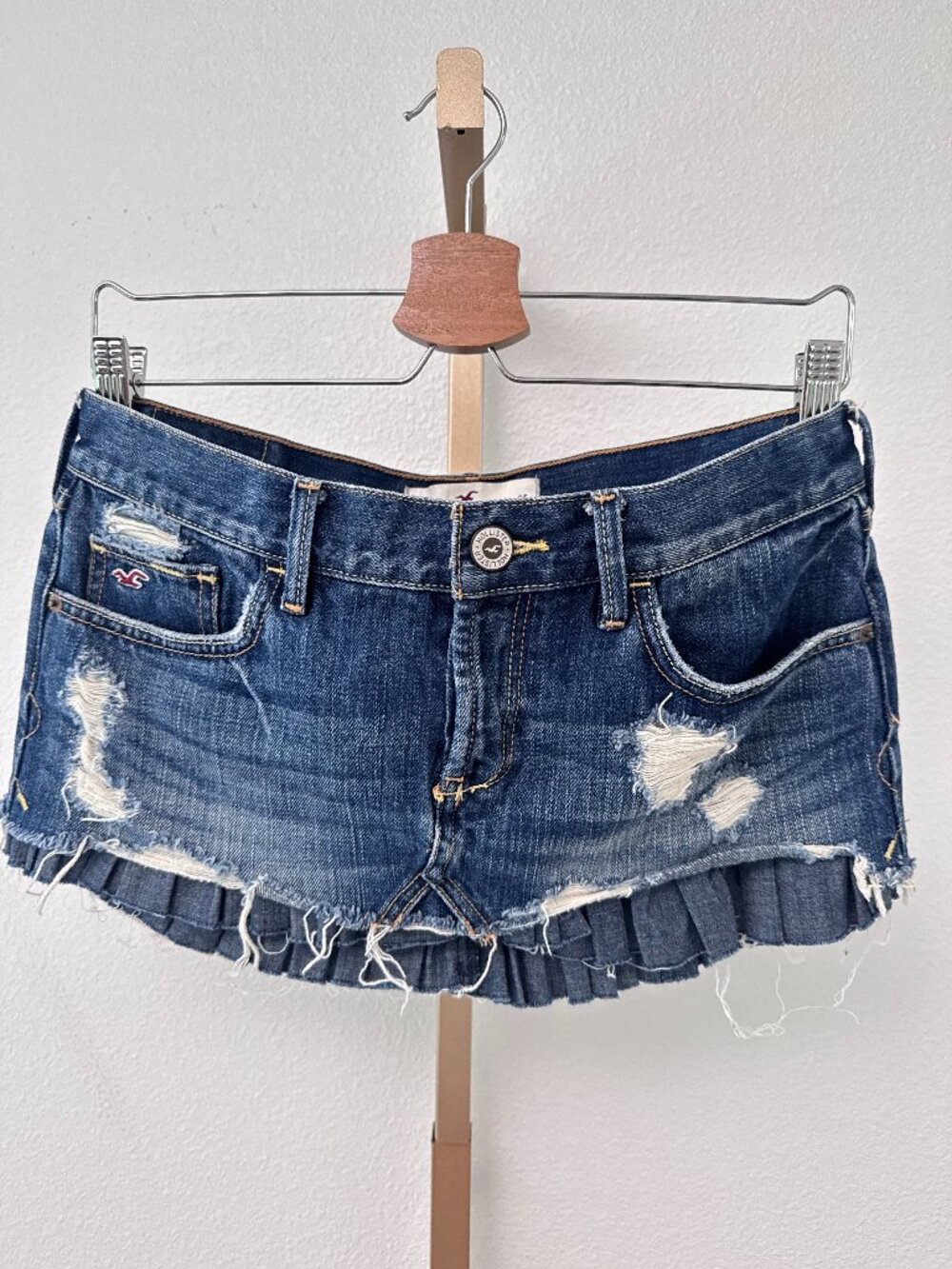 Hollister Y2K Denim Micro Mini Skirt Pleated Ruffle Hem Size 25